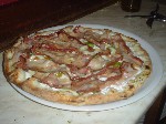 Pizza carciofi e pancetta