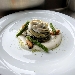 -Spaghettone bicolore con crema bianca, cozze ed asparagi al naturale - -